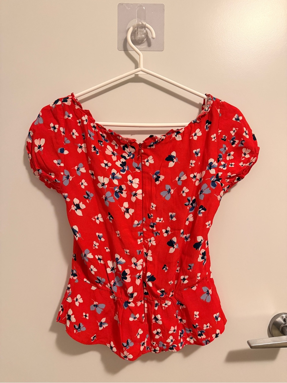 Kookaï Floral Top w/ Subtle Ruffles - Picture 7 of 9
